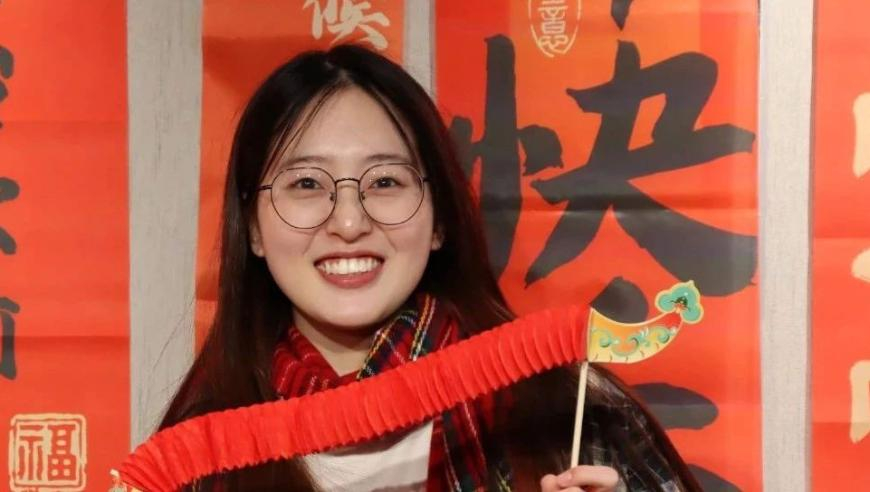 完美爱因斯坦环被发现,新澳彩2025年开奖结果查询表,最新答案解释落实_模拟版V15.73